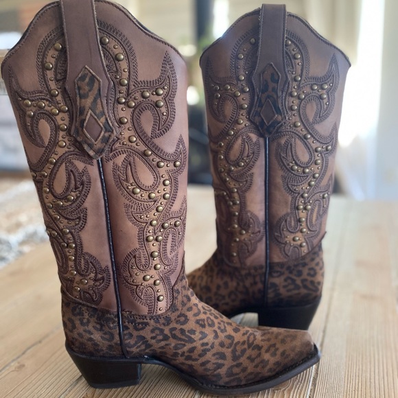 Corral Sand Leopard Print Embroidery & Studs Boot 5.5M - Picture 2 of 13